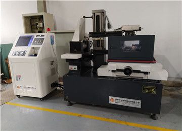 線切割機(jī)床操作中的間隙調(diào)整-仁光智能 線切割機(jī)床操作中的間隙調(diào)整-仁光智能